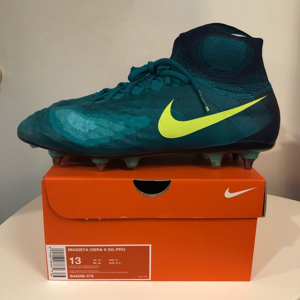 Nike Magista Obra II SG-Pro Soccer Cleat